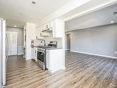917 Edison Glen Ter #917 — Photo 5