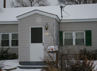 401 W Thomas St, Wood River, IL 62084