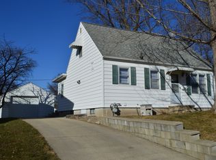1445 E Mitchell Ave, Waterloo, IA 50702