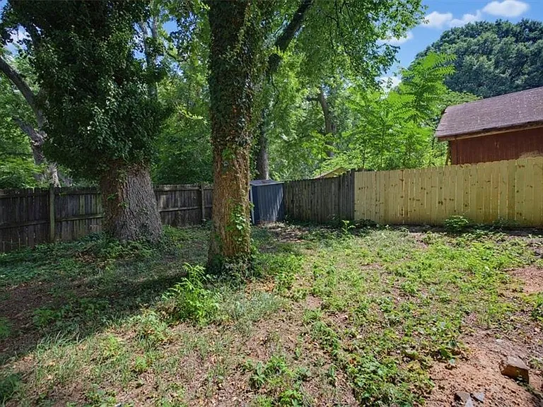498 Connally St SE — Photo 25
