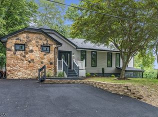 12 Yellowstone Ave, Hewitt, NJ 07421