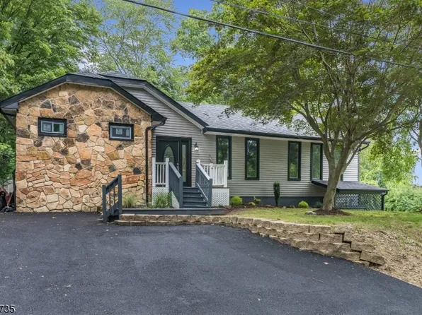 12 Yellowstone Ave, West Milford Twp., NJ 07421