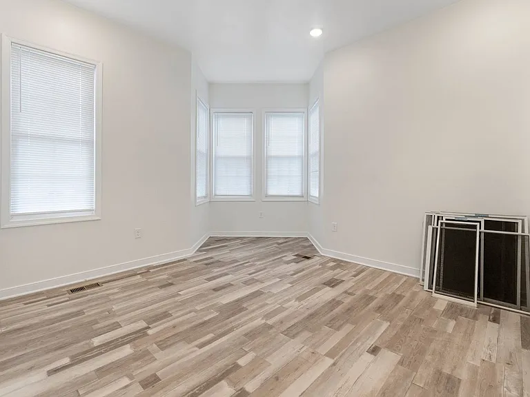 2110 North Ave #1 — Photo 10