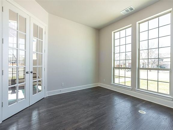 5th image of 3412 Oak Island Ct