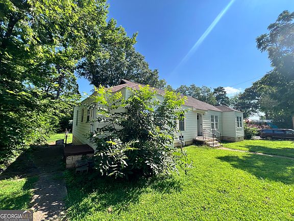 3rd image of 1241 Lyle Ave