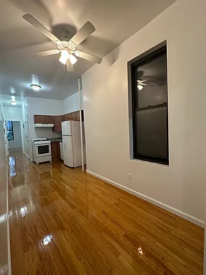 Rented by Peter R. Hungerford, LREB | media 32