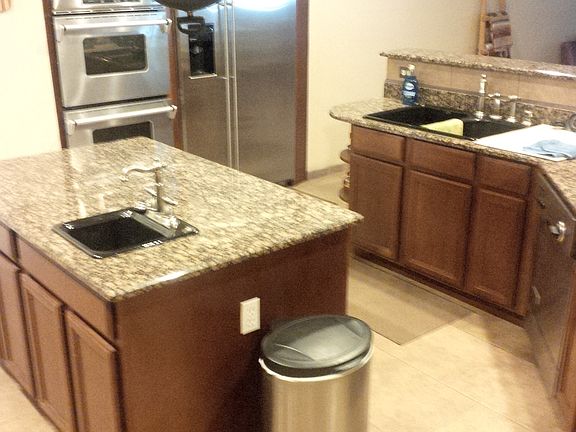 Dual sinks in kitchen
