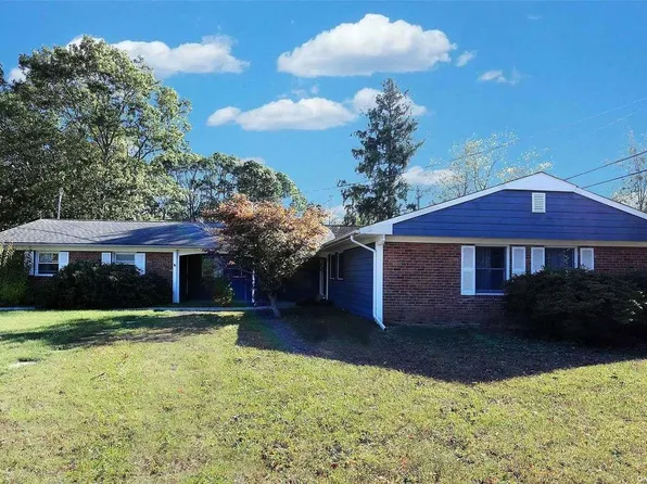 2 Bunting Lane, Stony Brook, NY 11790