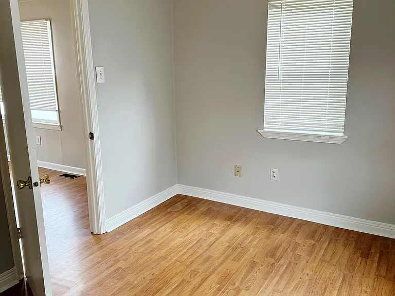 2806 S Lyons Ave — Photo 9