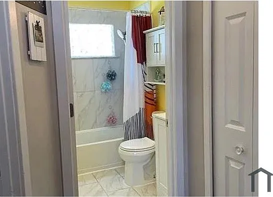 1135 Lexington Pkwy — Photo 18