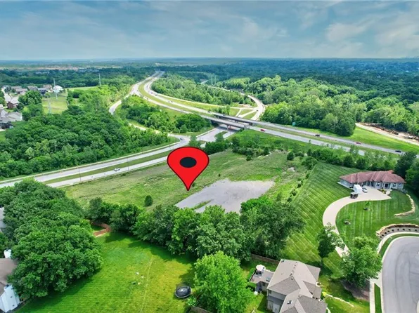 152 Highway & Maplewoods Parkway St, Kansas City, MO 64155
