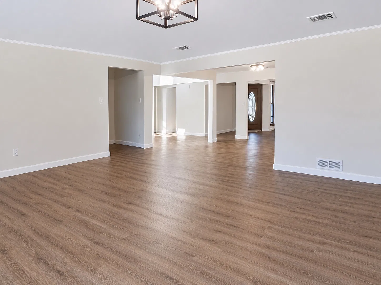 3 bed, 2057 sqft, $2,600 — Photo 1