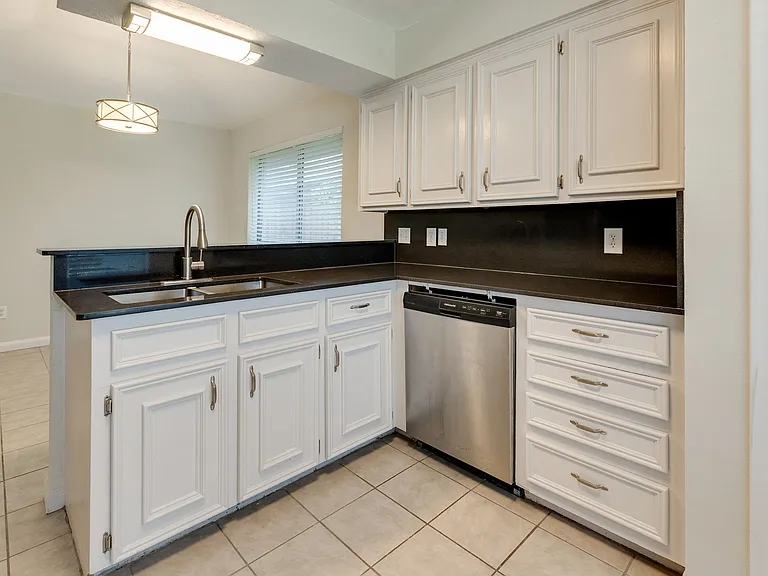 425 Provincetown Ln — Photo 14