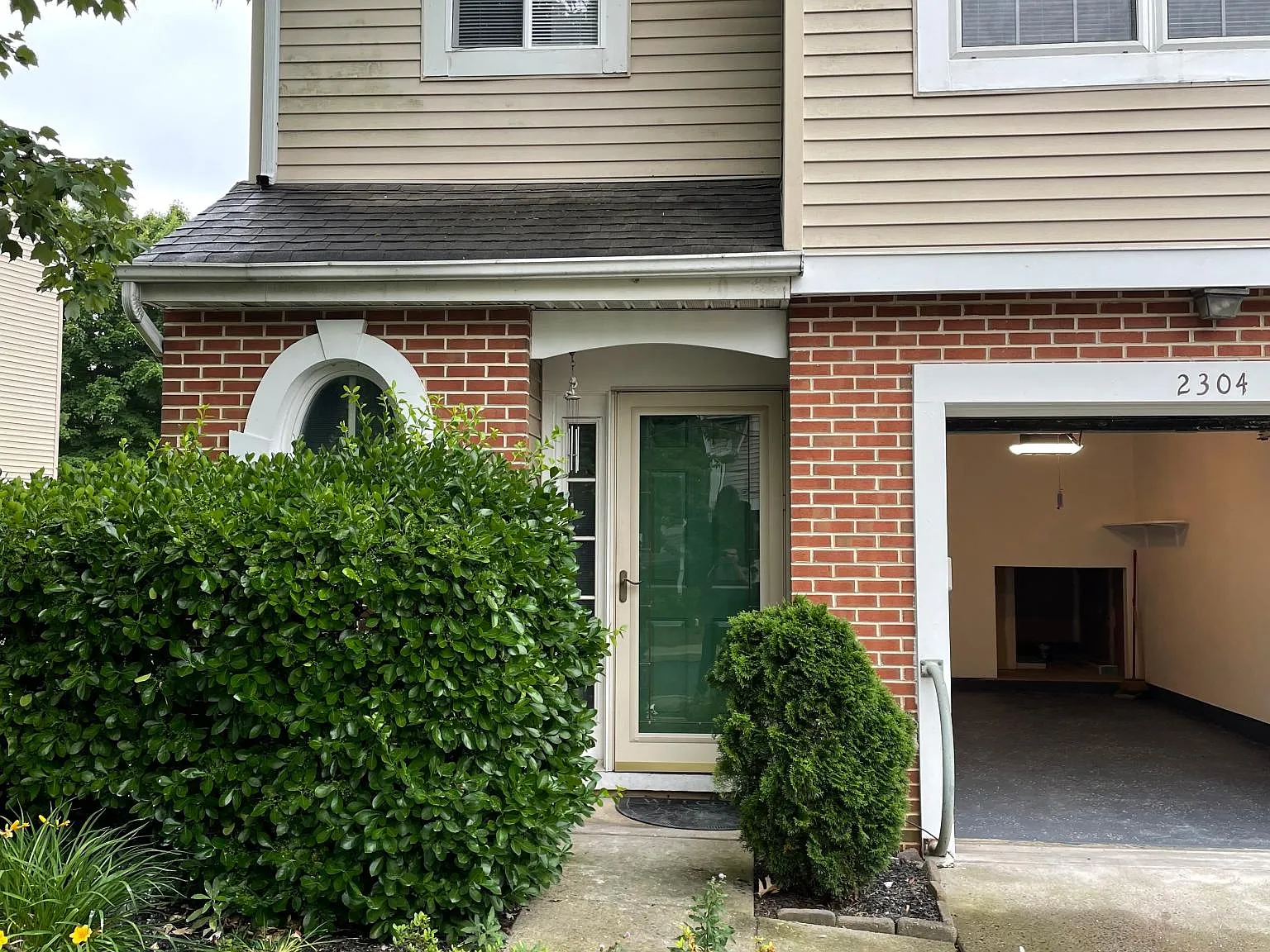 3 bed, 2.5 bath, 1496 sqft, $2,600 — Photo 3
