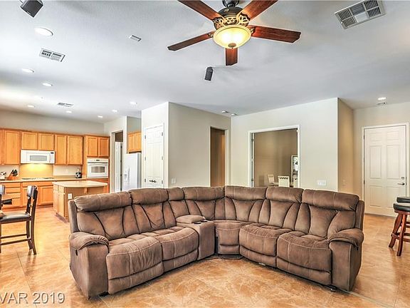 Living / Great Room / Kitchen