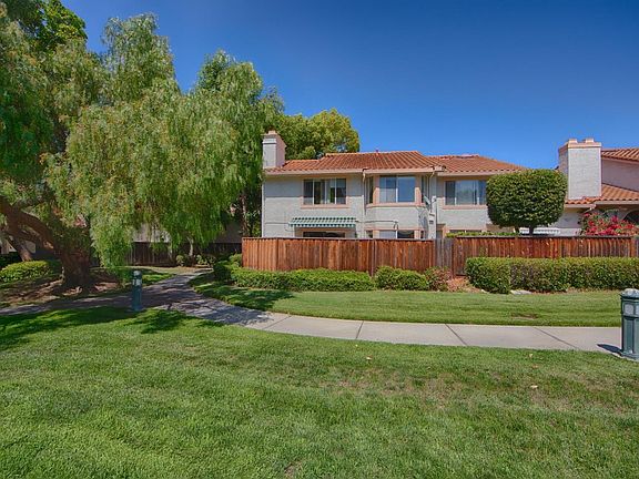 3rd image of 2119 Cuesta Dr