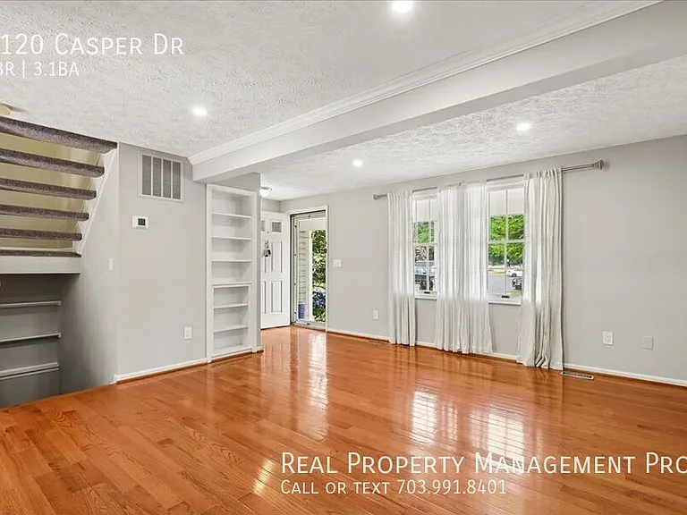 1120 Casper Dr — Photo 4