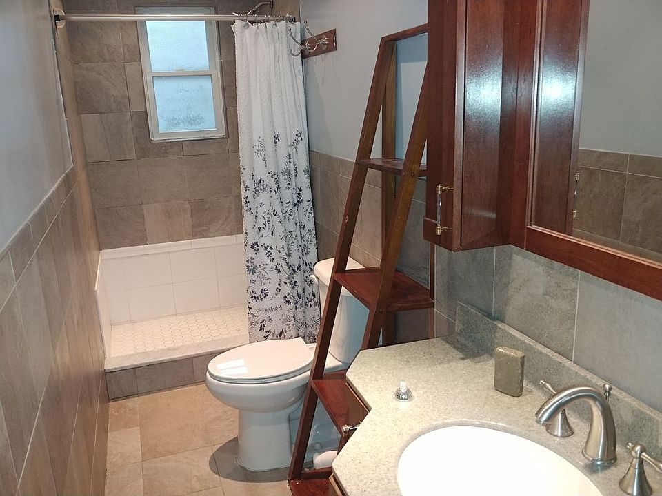 2nd image of 10-10 34th Ave #1F