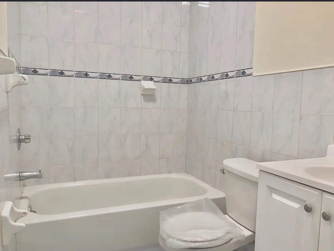 Studio, $1,400 — Photo 2