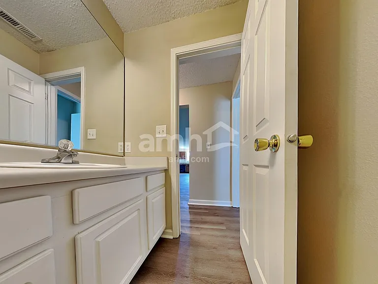 8039 Red Barn Ct — Photo 15