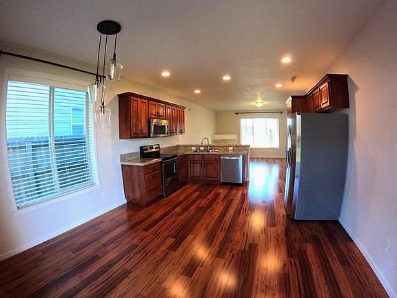 3rd image of 10105 NE 142nd Ave