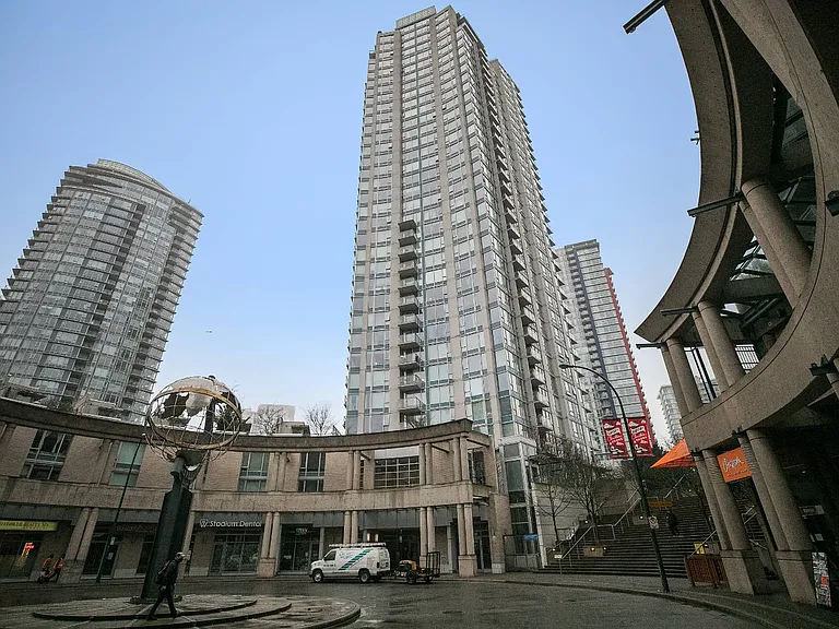 1907-188 Keefer Pl #1907 — Photo 4