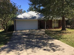 102 Griffith Rd, Hattiesburg, MS 39402