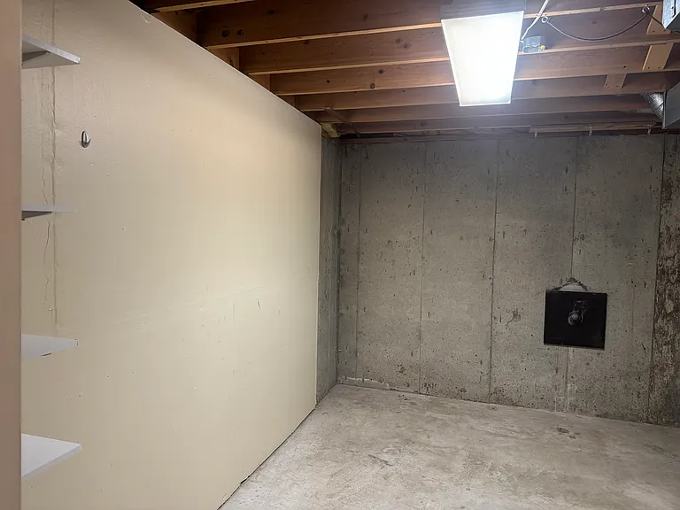 Basement work room, laundry