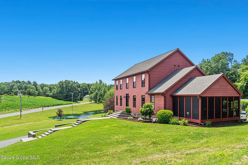 4th image of 367 Weatherwax Road