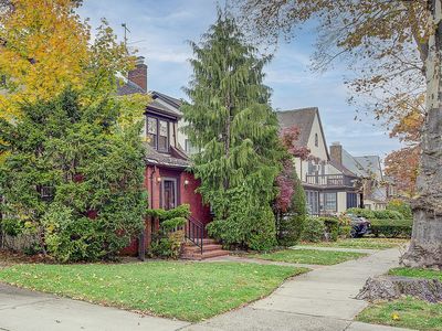 7050 Ingram St, Forest Hills, NY, 11375