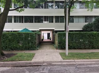 300 N Maple Ave APT 4, Oak Park, IL 60302