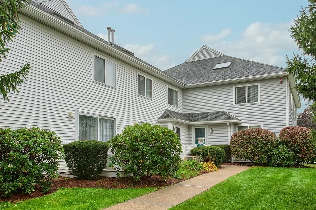 Building Photo - 360 Littleton Rd #G10