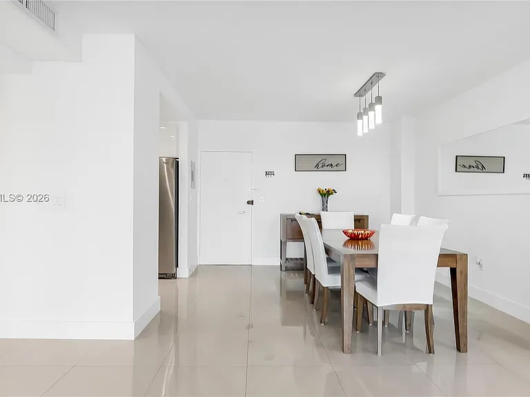 300 Bayview Dr #307 — Photo 8