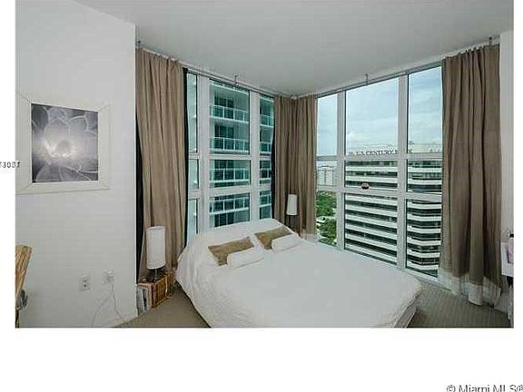 3rd image of 950 W Brickell Bay Dr