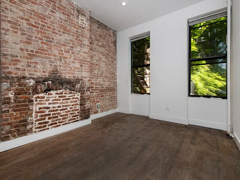 359 W 22nd St #GARDEN — Photo 6