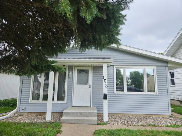 1210 S Westcott St, Sioux City, IA 51106