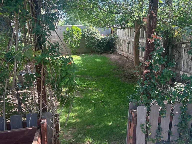 323 S Pioneer — Photo 17