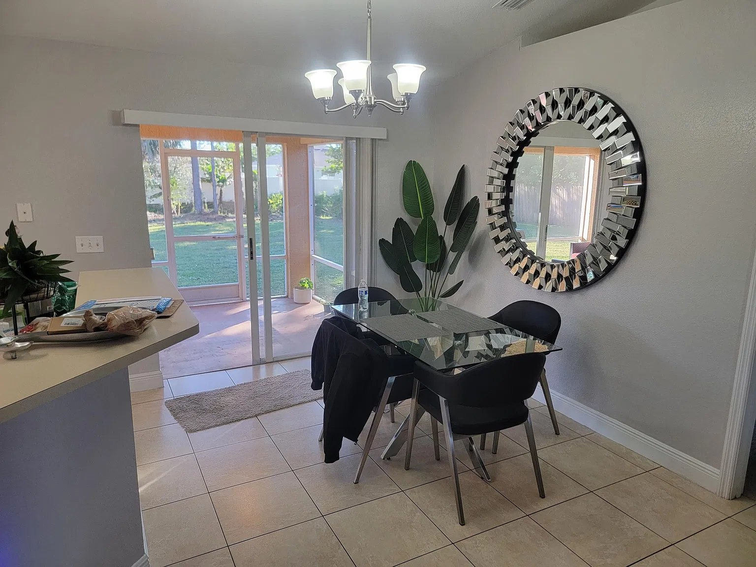 3 bed, 2.0 bath, 1216 sqft, $2,100 — Photo 4