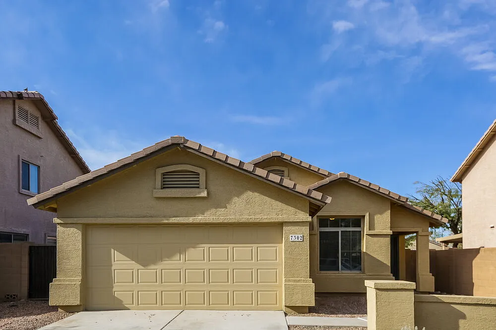 4 bed, 2.0 bath, 1463 sqft, $1,895 — Photo 1