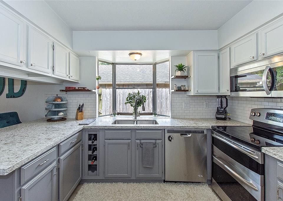 1st image of 5326 Shady Gardens Dr