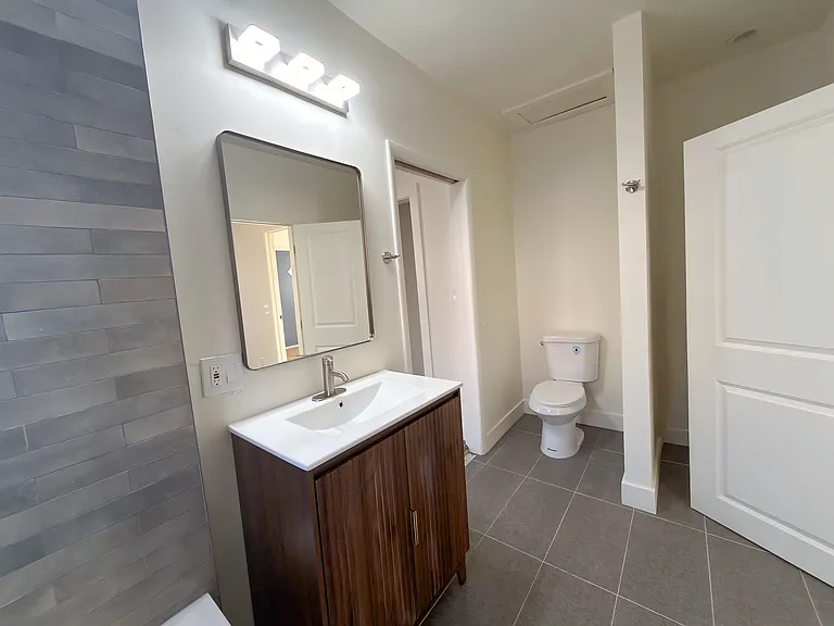4312 Benton St — Photo 9