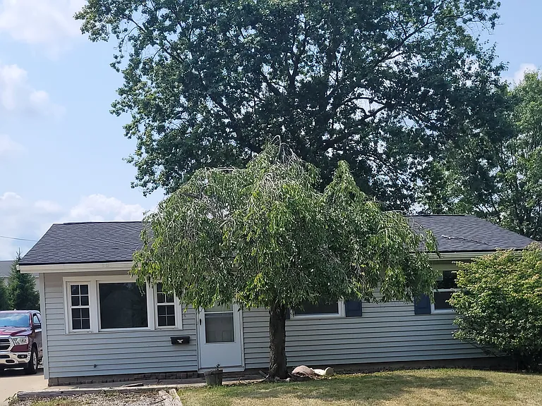 733 N Huntington St — Photo 1