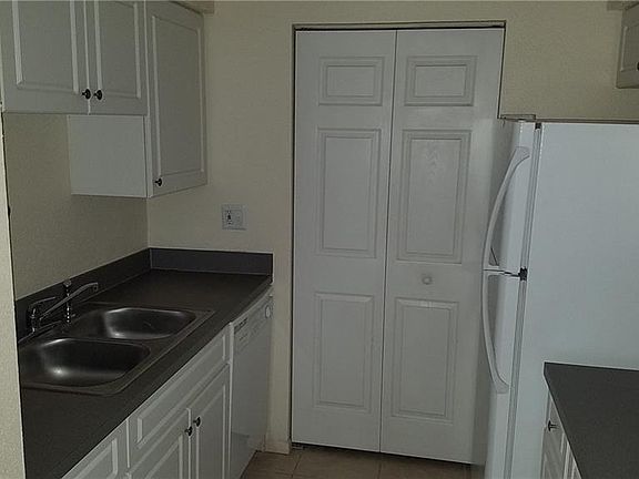 3rd image of 3748 Idlebrook 200 Cir