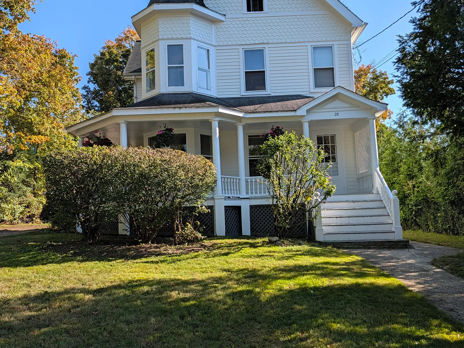 28 Richmond Hill Rd — Photo 3