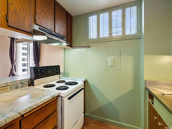 3rd image of 411 Kaiolu St APT 605