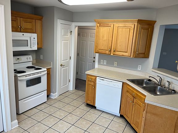 5th image of 3123 Rockmeade Dr