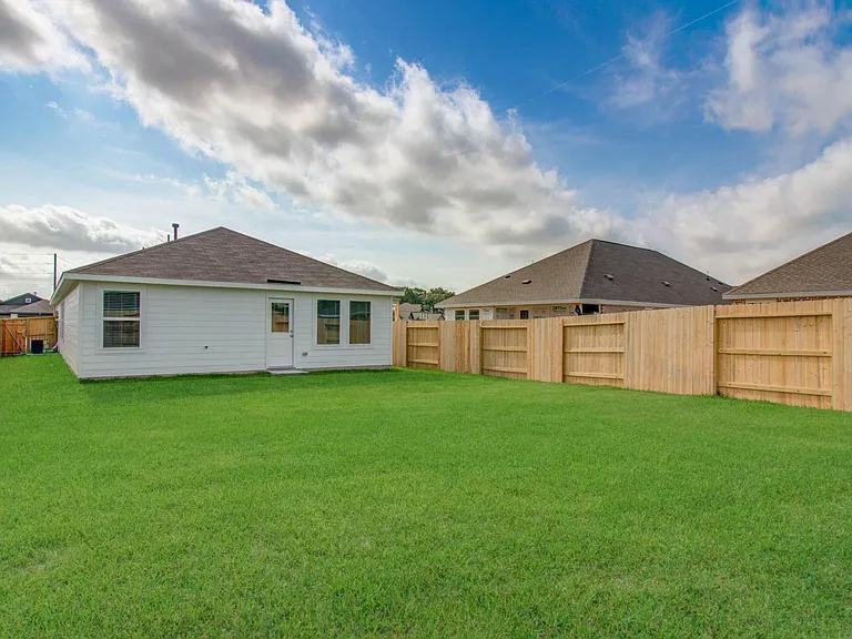 18054 Le Gotte Ln — Photo 28
