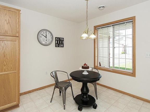 2nd image of 25605 Park Ln