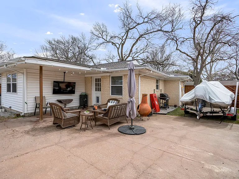 10615 Larchfield Ln — Photo 34
