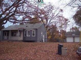 9353 Beechcrest St, White Lake, MI 48386